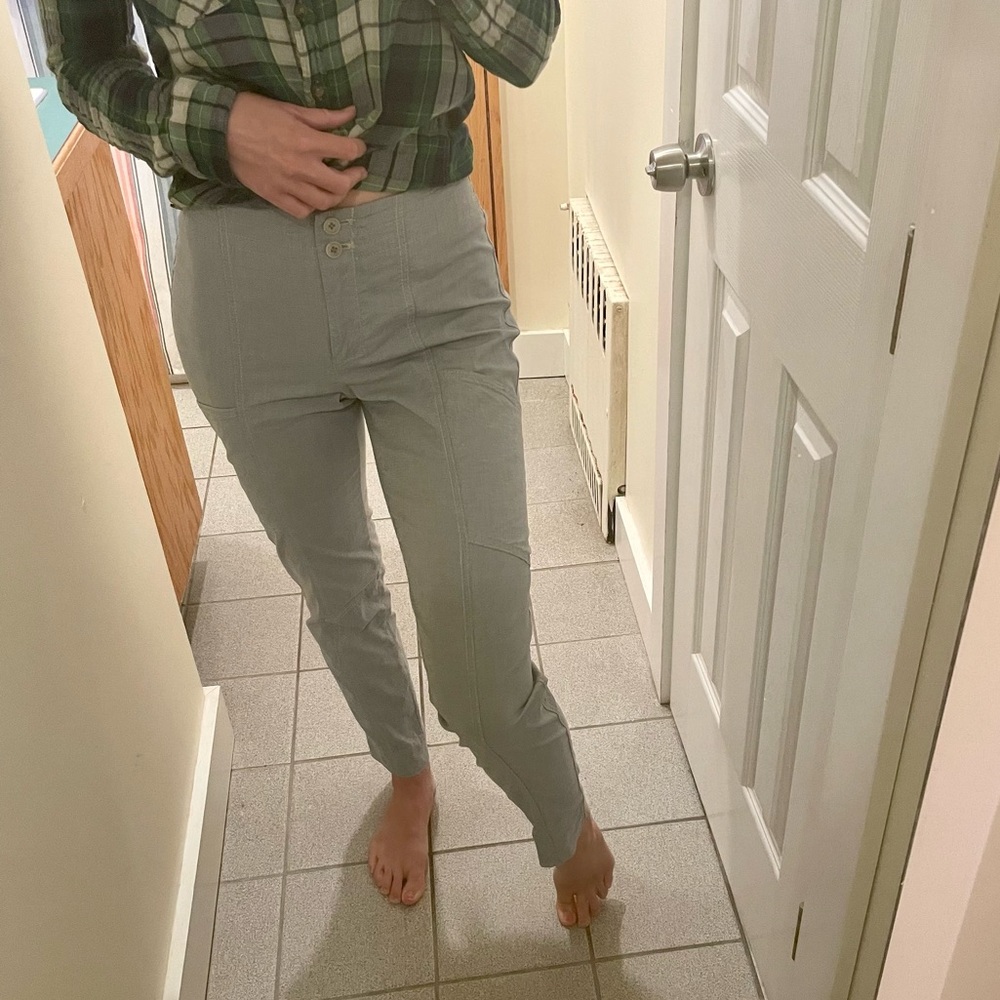 Cute and flattering DKNY pants